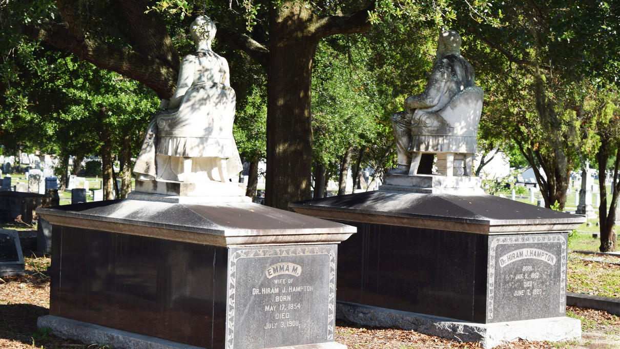 Woodlawn Cemetery Hampton Crypts